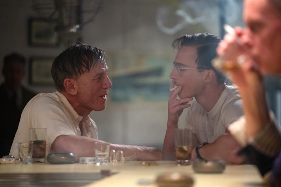 Reinventa Daniel Craig su imagen como ícono de la hipermasculinidad fílmica con un personaje homosexual en 'Queer', que estrena en cines.