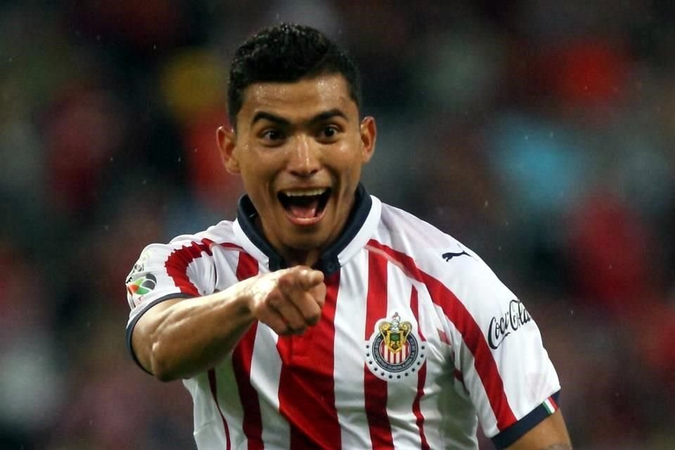 Chivas y el AEK Atenas se encuentran en negociaciones para que Orbelín Pineda pueda volver al Guadalajara.