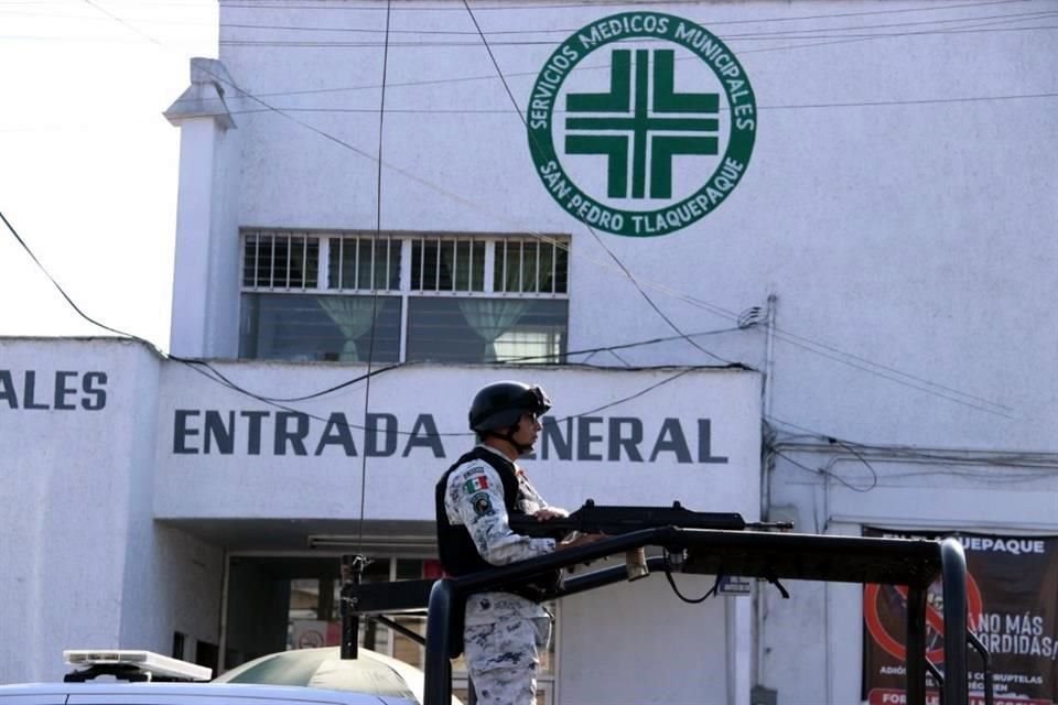 Hasta la tarde de este miércoles, Mario seguía en la Cruz Verde Tlaquepaque con una fractura en la cadera y diversos golpes.