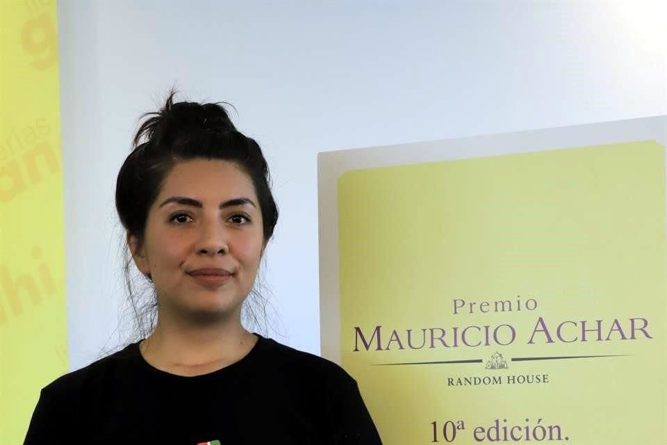 Berenice Andrade Medina ganó el Premio Mauricio Achar Random House con la novela 'Nadie recuerda su propia muerte'.