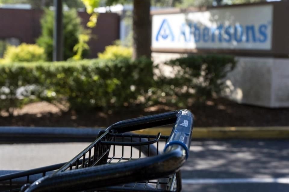 Kroger y Albertsons acordaron la asociación en octubre de 2022, diciendo que les ayudaría a competir mejor contra Amazon.com Inc, Walmart Inc y otros rivales no sindicalizados.