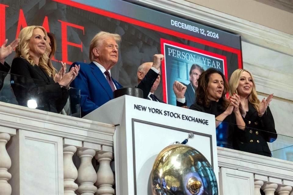 El Presidente electo Donald Trump estuvo en la ceremonia de apertura en el NYSE.