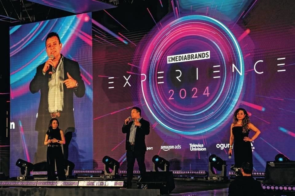 Jessica Delpiano, Marco Gutiérrez y Laura Bonilla.
