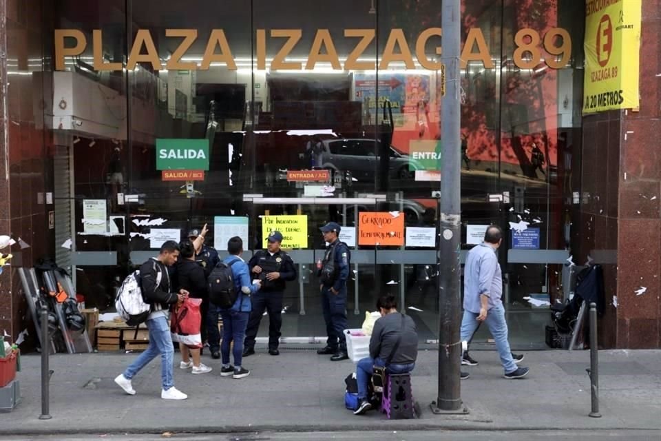 Los sellos de clausura en la plaza comercial de Izazaga 89 fueron retirados el 12 de diciembre.