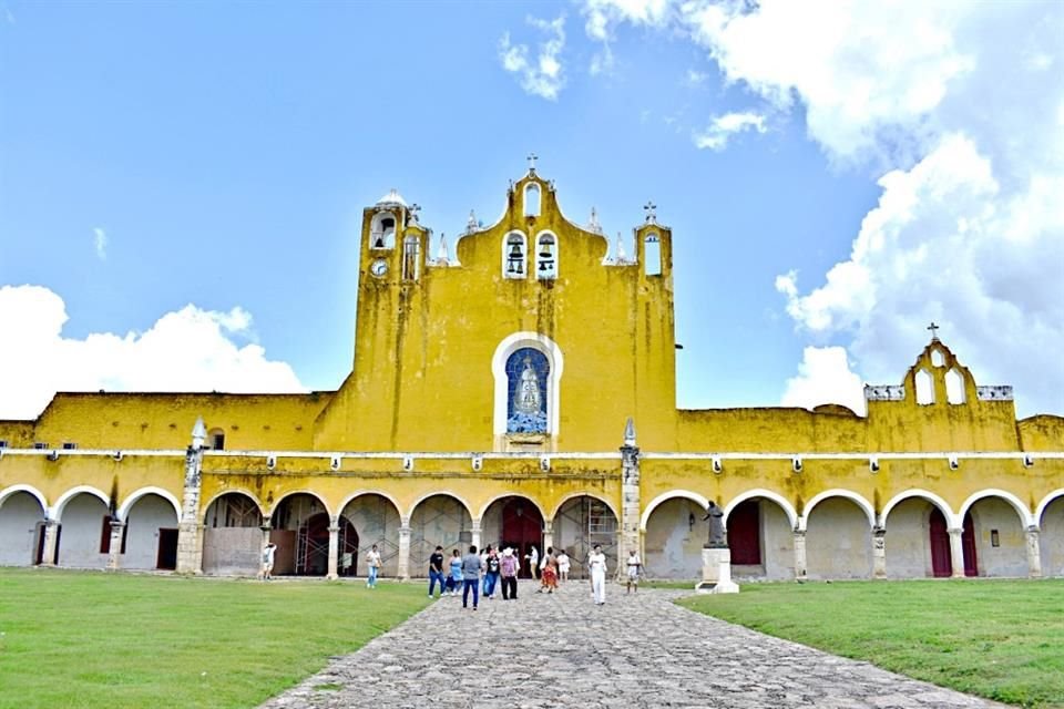 Aunque Yucatán es un lugar de aventura, destinos como el Convento de San Antonio de Padua pueden convertirse en una opción para una boda de ensueño.