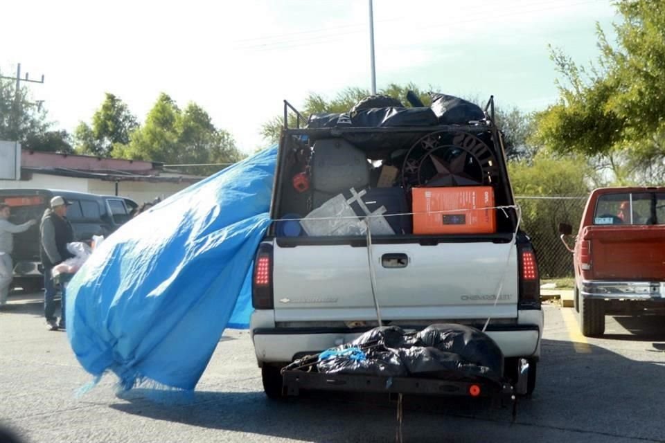 La afluencia de autos en paraderos de carreteras cada vez es mayor al acercarse las celebraciones navideñas.