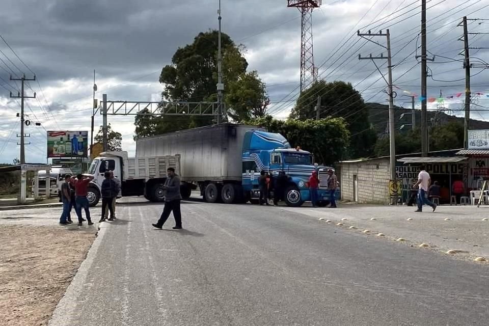 Pobladores de Comitán respondieron con bloqueos el inicio de operaciones de la Fuerza 'Pakal', nuevo grupo de seguridad en Chiapas.