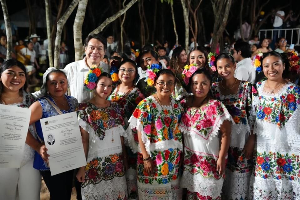 Egresados de Formación Docente en Educación Básica de las Universidades Benito Juárez podrán participar por plazas docentes en 2025.