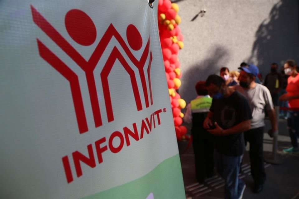 Empresarios advirtieron que de aprobar reforma a Ley del Infonavit se arriesgarían 350 mmdp que tiene el organismo en recursos circulantes.