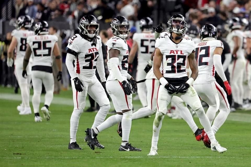 Los Falcons se mantienen con vida por el título de la División Sur de la NFC.