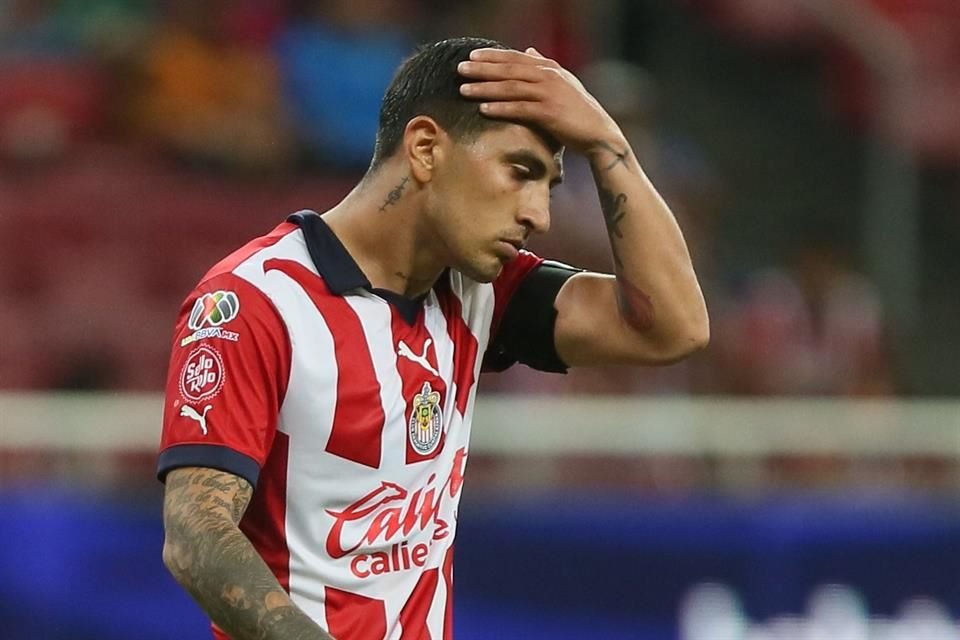 Víctor Guzmán presentó fractura del quinto metatarsiano; ya fue intervenido quirúrgicamente de manera satisfactoria.