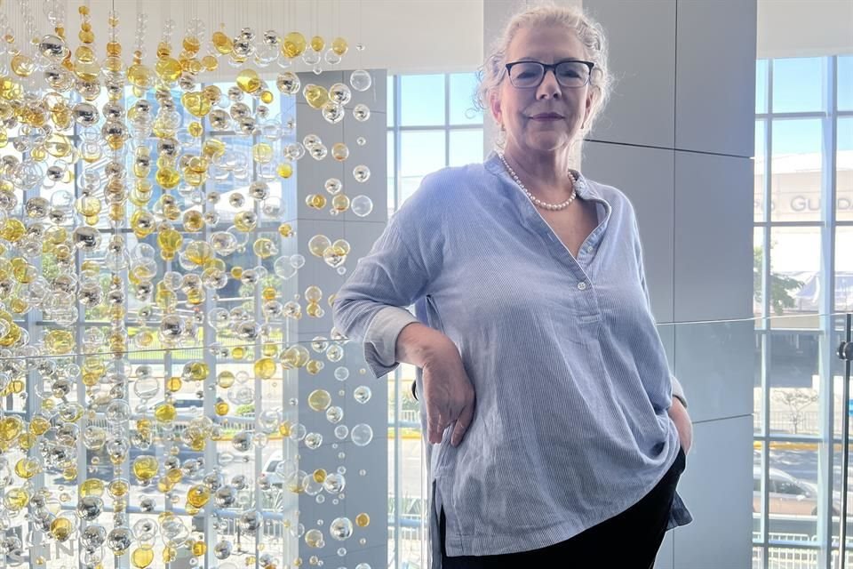 En su libro 'La fiesta prometida', Jennifer Clement, narra cómo Nueva York y CDMX son escenarios de momentos históricos y culturales únicos.