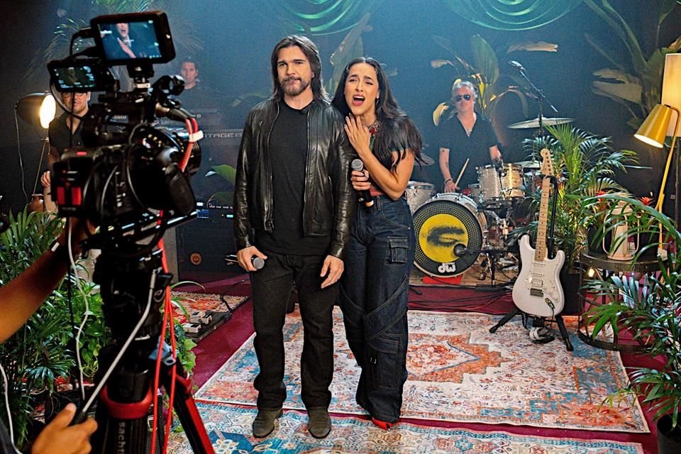 Juanes y una estrella en ascenso, Gale, abren la serie 'Latin Grammy Sessions: 25 Años', en exclusiva en el Facebook de la Academia Latina.