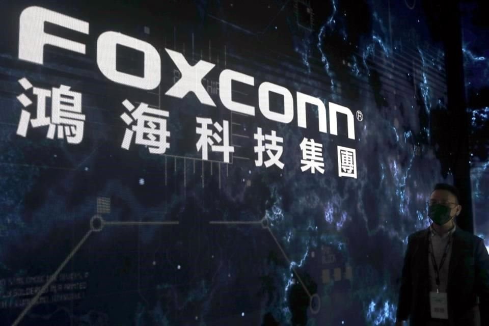 Foxconn, está invirtiendo alrededor de 900 millones de dólares en lo que se convertirá en la planta de ensamblaje de servidores más grande del mundo.