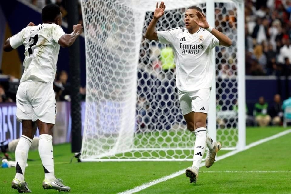 Kylian Mbappe remató un centro de Vinícius Jr. para abrir el marcador.