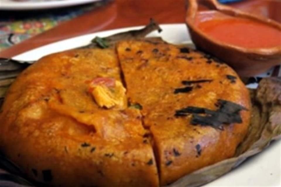 No te pierdas de la delicia del pibipollo, una especie de mega tamal que tiene un sabor único.