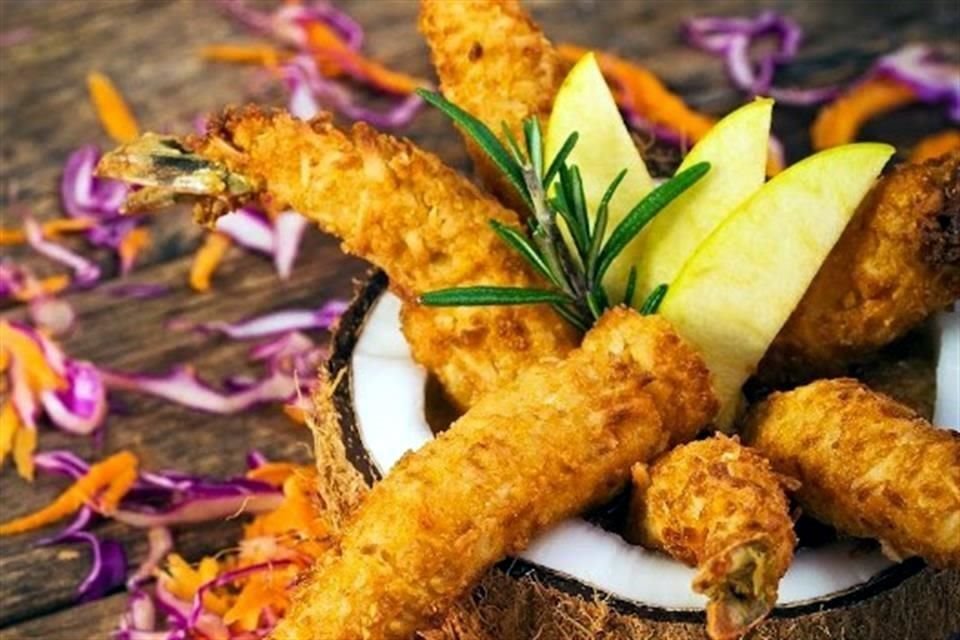 Además de las recetas recomendadas, puedes deleitar tu paladar con unos exquisitos camarones al coco.