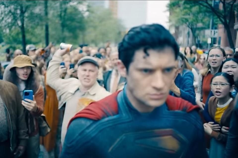 El tráiler de 'Superman' de James Gunn rompió récords con 250 millones de vistas, convirtiéndose en el más visto de DC y Warner Bros.