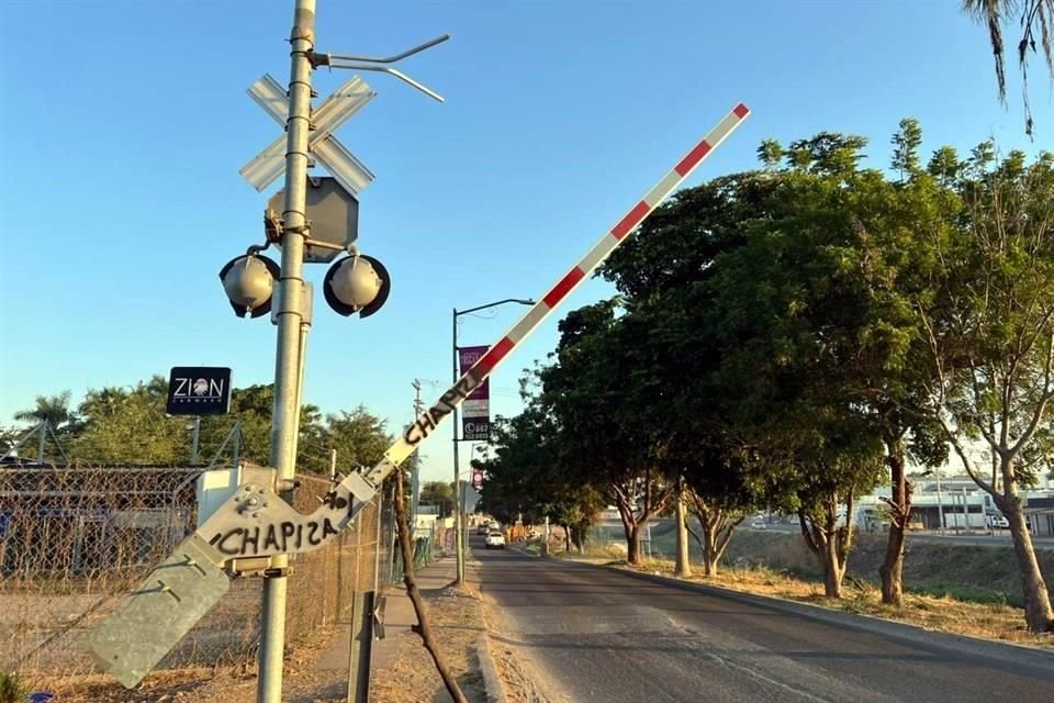 A menos de un kilómetro de este lugar, el miércoles fue asesinado Halexy Guadalupe Velderrain Con, miembro de la Secretaría de Seguridad y Protección Ciudadana (SSPC) del Gobierno federal.