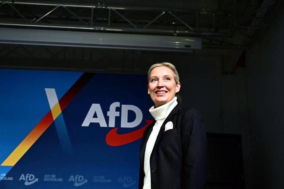 AfD es segunda en encuestas y podría frustrar una mayoría de centro-derecha o de centro-izquierda, pero los principales partidos y centristas alemanes han prometido evitar el apoyo de AfD.