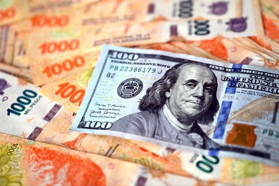 El dólar ha mostrado fortaleza frente a diversas monedas de países emergentes.