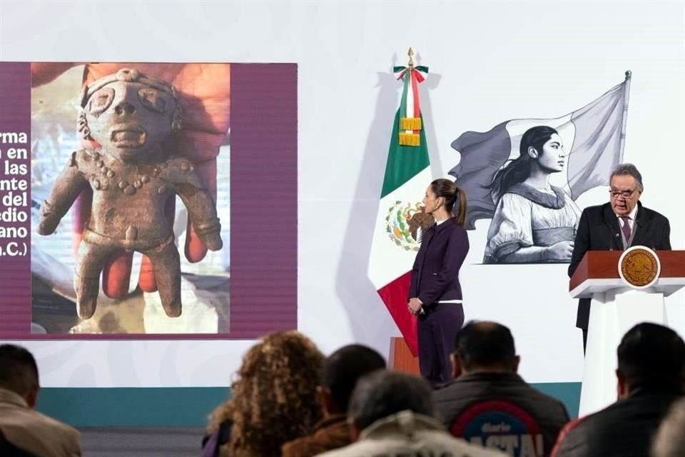 Enrique Álvarez Tostado, encargado de despacho de la Coordinación Nacional de Asuntos Jurídicos del INAH, informó sobre los bienes recuperados en la conferencia matutina de la Presidenta Sheinbaum.