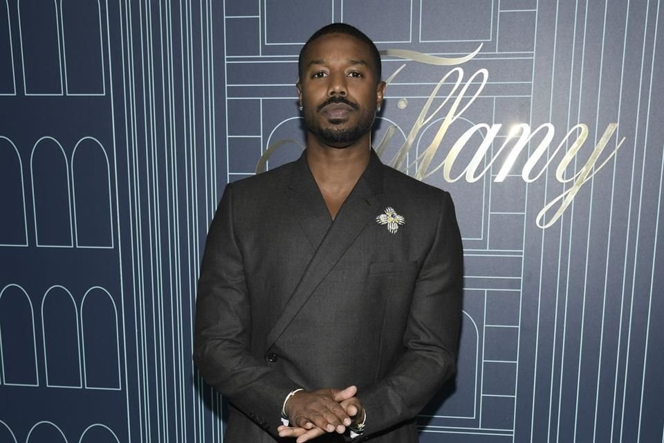 Un hombre fingió ser del equipo de seguridad de Michel B. Jordan, logró entrar al jardín de la casa del actor, fue descubierto y desalojado.