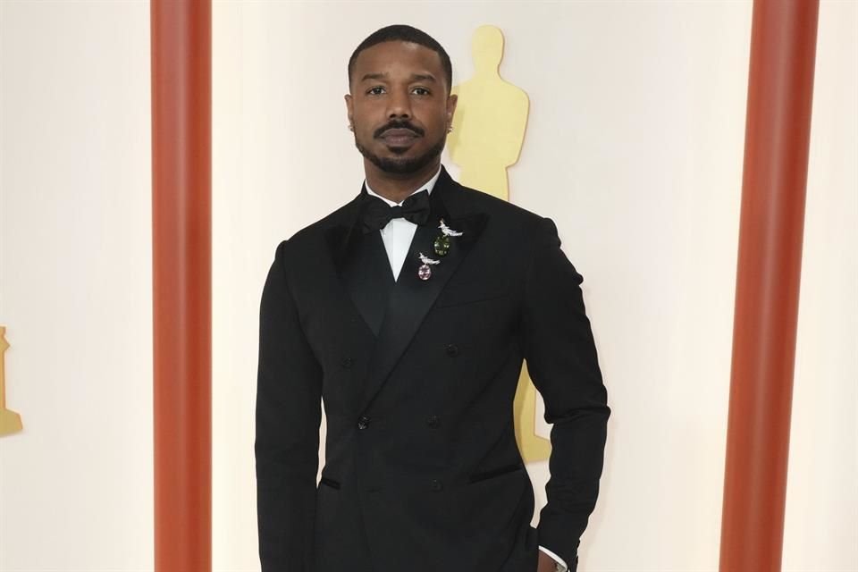 Michael B. Jordan estaba en casa en ese momento, pero se fue en algún momento después de que llegara el Departamento de Policía de Los Ángeles.
