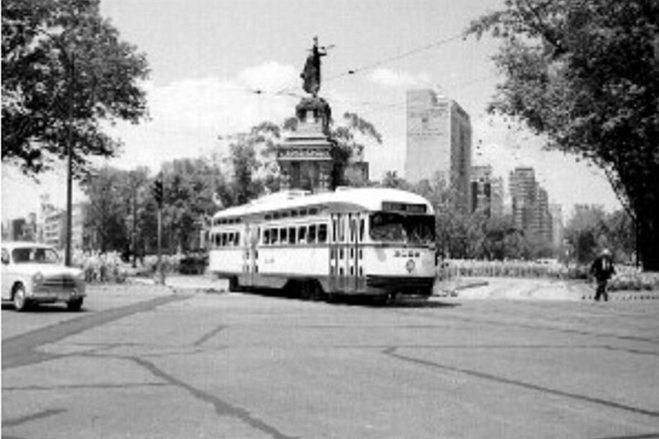 En 1930, la red contaba con ramales que partían del Zócalo hacia Universidad, Coyoacán, Tlalpan, Xochimilco, Peñón/Lecumberri, Azcapotzalco y hasta el Manicomio General La Castañeda.