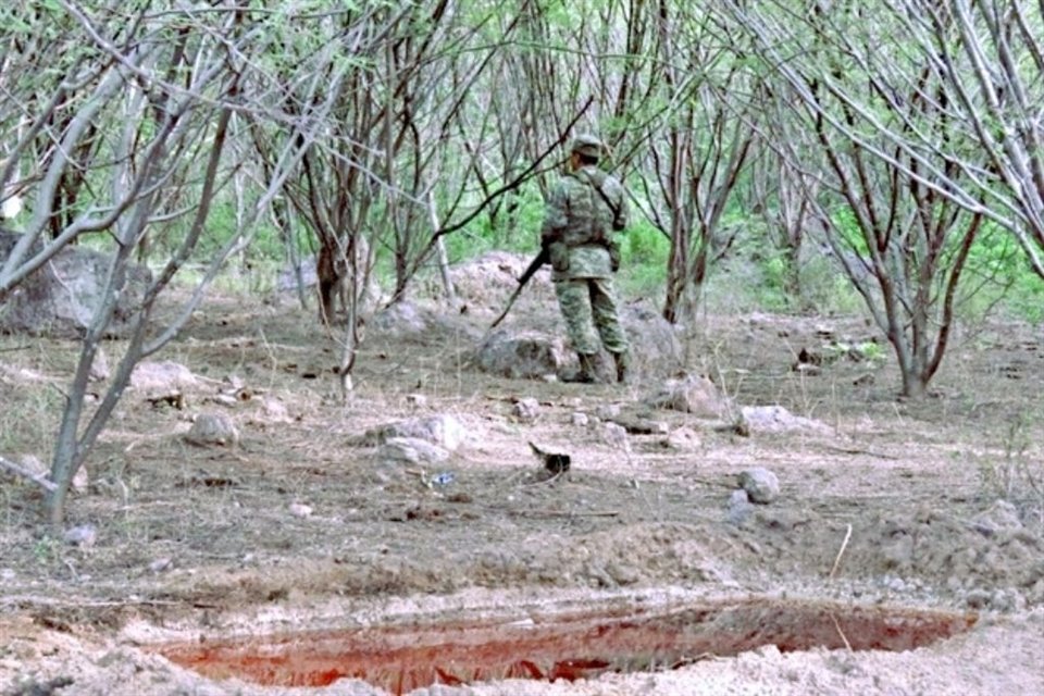 Dos soldados murieron en Paredes del Ahogado, en Buenavista, Michoacán, tras la detonación de un artefacto explosivo.