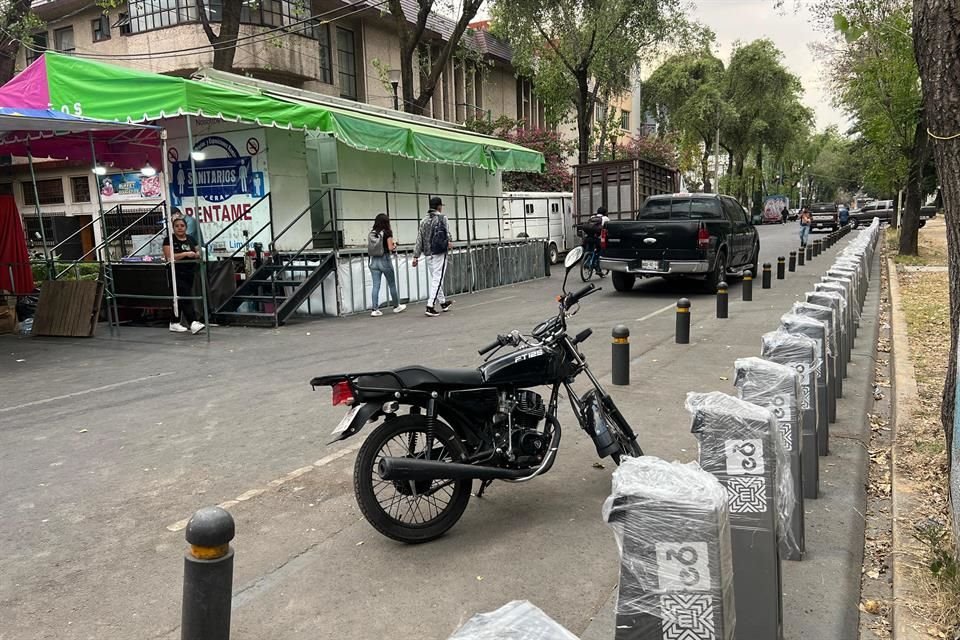 Usuarios señalaron que, debido al cierre temporal, deben caminar hasta 30 minutos para acercarse al Metro. 