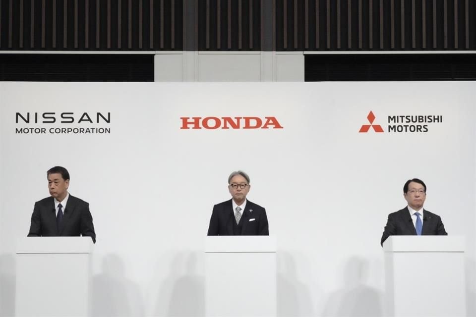 Nissan y Honda firmaron acuerdo de conversaciones para fusionarse y crearán una sociedad de cartera para cotizar en la bolsa en 2026.