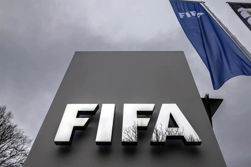 la FIFA pretende adaptar sus reglas a las de la competencia que están en vigor en la Unión Europea.