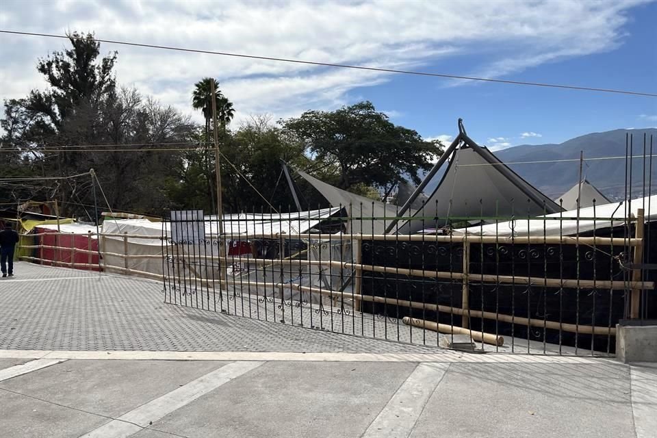 Comerciantes de la Feria de Navidad cerraron sus locales tras el asesinato del presidente del Patronato.