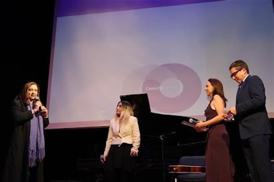 El programa de becas Conecta La Salle busca apoyar a jóvenes lasallistas con limitaciones económicas a continuar con sus estudios.