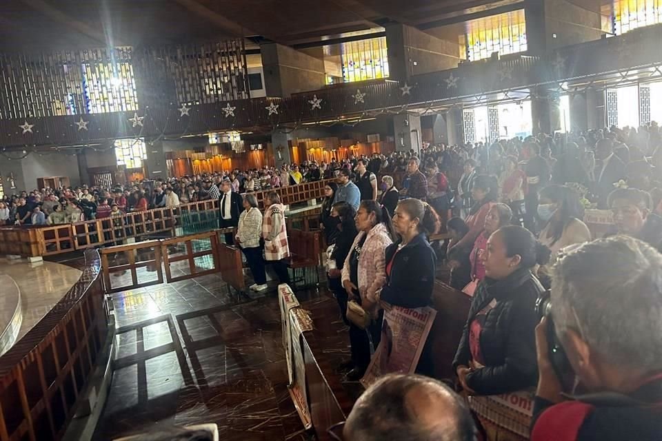 Los familiares de los 43 participaron en una misa en la Basílica en honor a los estudiantes.