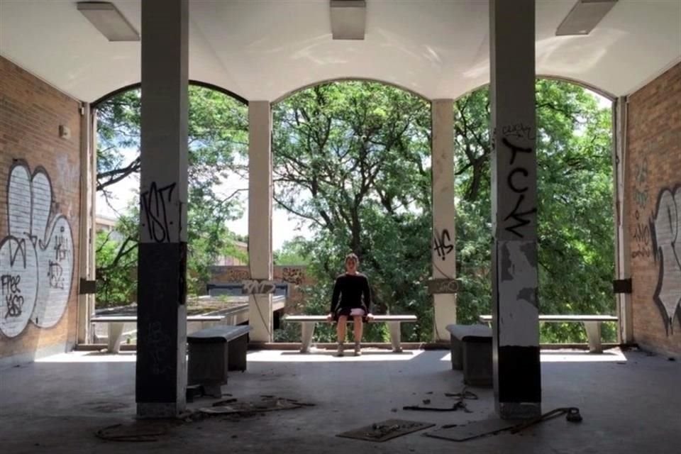 De Nicole Soto Rodríguez, entre otras obras, se presenta 'Acto #3 Southwestern High School', de 2015.