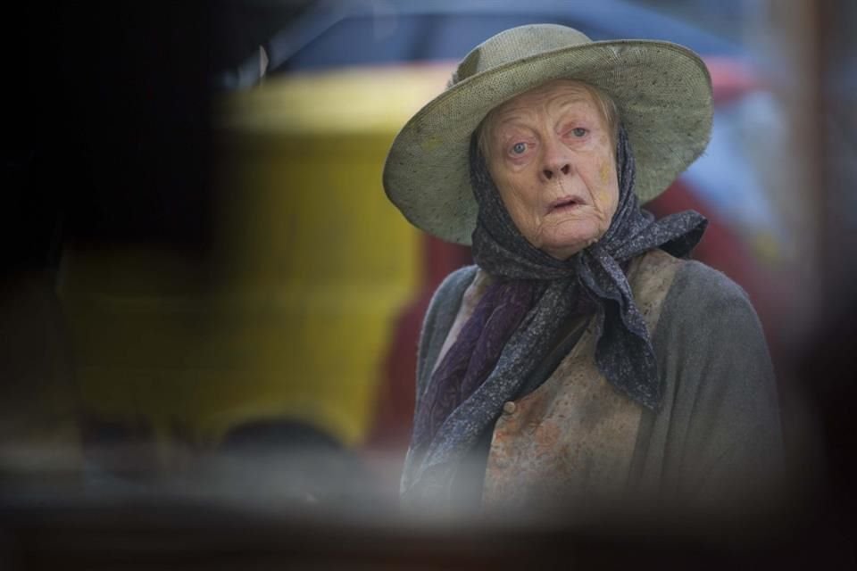 Maggie Smith fue nombrada Dama en 1990 por su servicio en artes escénicas, fue acreedora a un Emmy, un Tony y un Óscar.