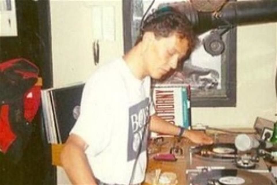 DJ Alfredo era conocido por sus sesiones de DJ que abarcaban una amplia variedad de géneros musicales, desde el funk y el soul hasta el house y el techno.