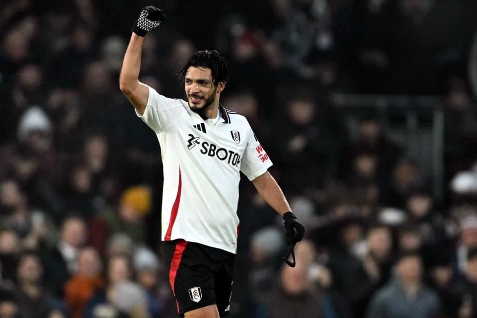 Raúl Jiménez igualó a Javier Hernández como el mexicano con más goles en la Premier League al llegar a 53 tantos.