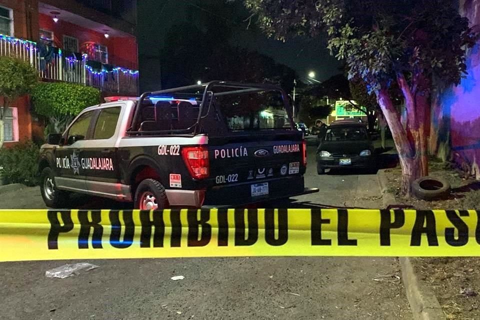 Cuatro muertos y un lesionado dejó un ataque directo con arma de fuego en la Colonia Cinco de Mayo, de Guadalajara.