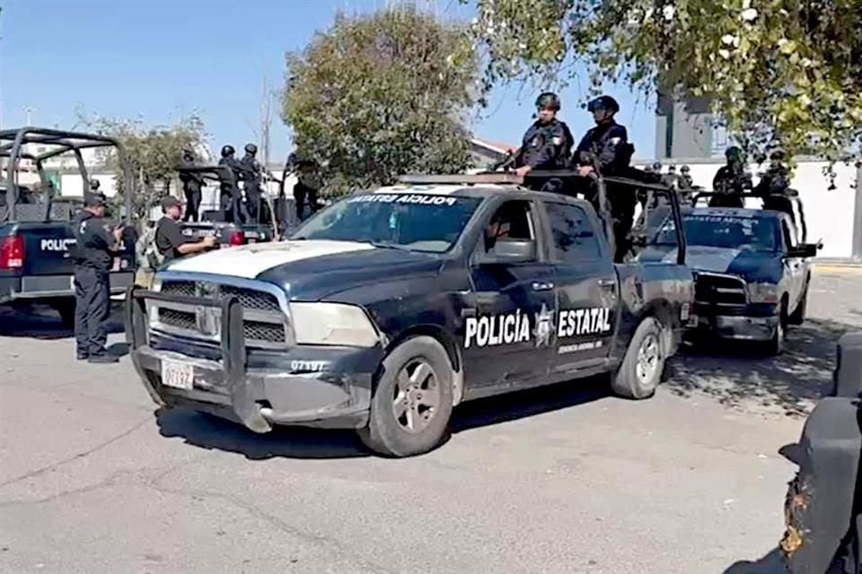 Un total de 300 elementos estatales y federales, en 80 vehículos, hacen presencia en 535 colonias y 12 fraccionamientos de Ecatepec.