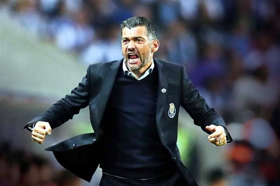 Sergio Conceicao fue contratado por el AC Milan como su nuevo entrenador tras el cese de Paulo Fonseca.