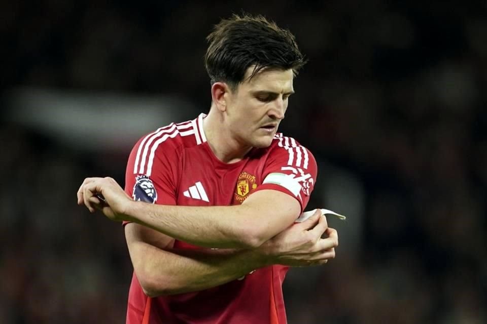 Harry Maguire estuvo cerca de anotar, pero su remate con la cabeza se estrelló en el poste.