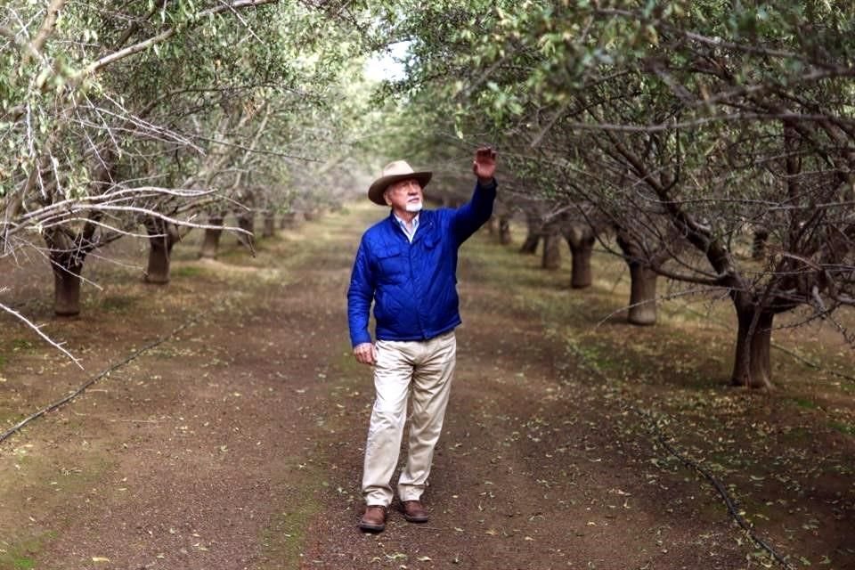 El agricultor Joe Del Bosque tiene claro que Estados Unidos depende de los inmigrantes aunque sus políticos le dan la espalda a la situación.