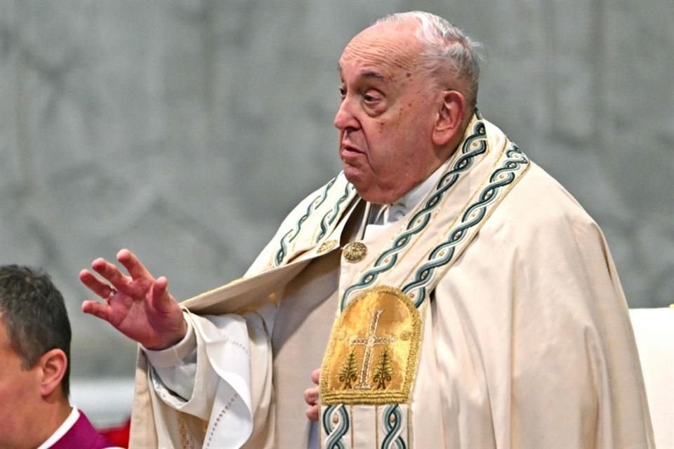 Durante la misa de Año Nuevo, el papa llamó a los fieles a rechazar el aborto y pidió un compromiso para proteger la vida.