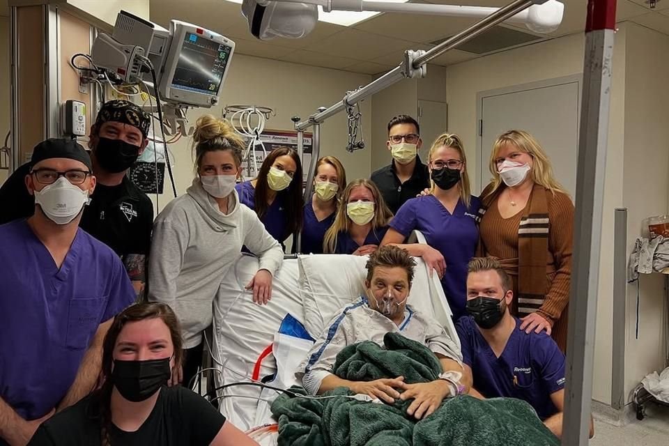 El actor Jeremy Renner celebró Año Nuevo conmemorando el segundo aniversario de su accidente mortal, con el cual pudo 'renacer'.