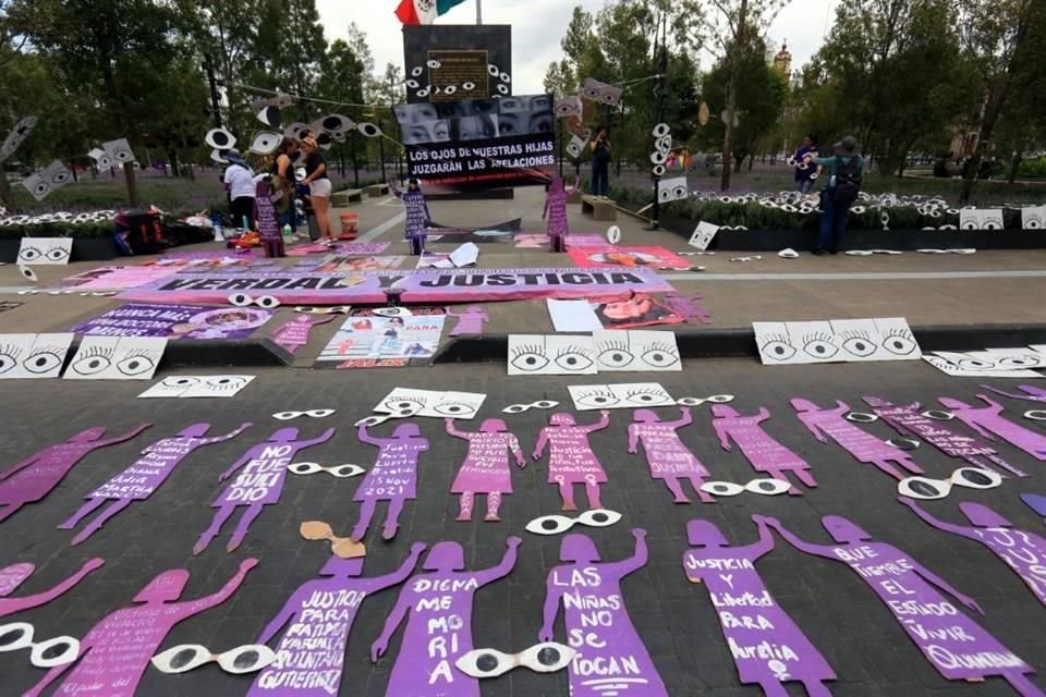 En cuanto a violencia de género, el Estado de México encabeza la cifra de denuncias con 2 mil 482 de las 6 mil 117 realizadas en el País.