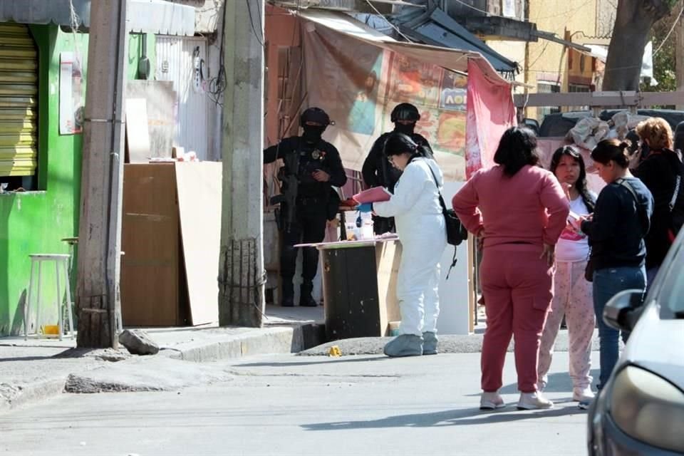 Los peritos no tardaron en llegar debido a que el Ministerio Público se ubica a unas calles de distancia.