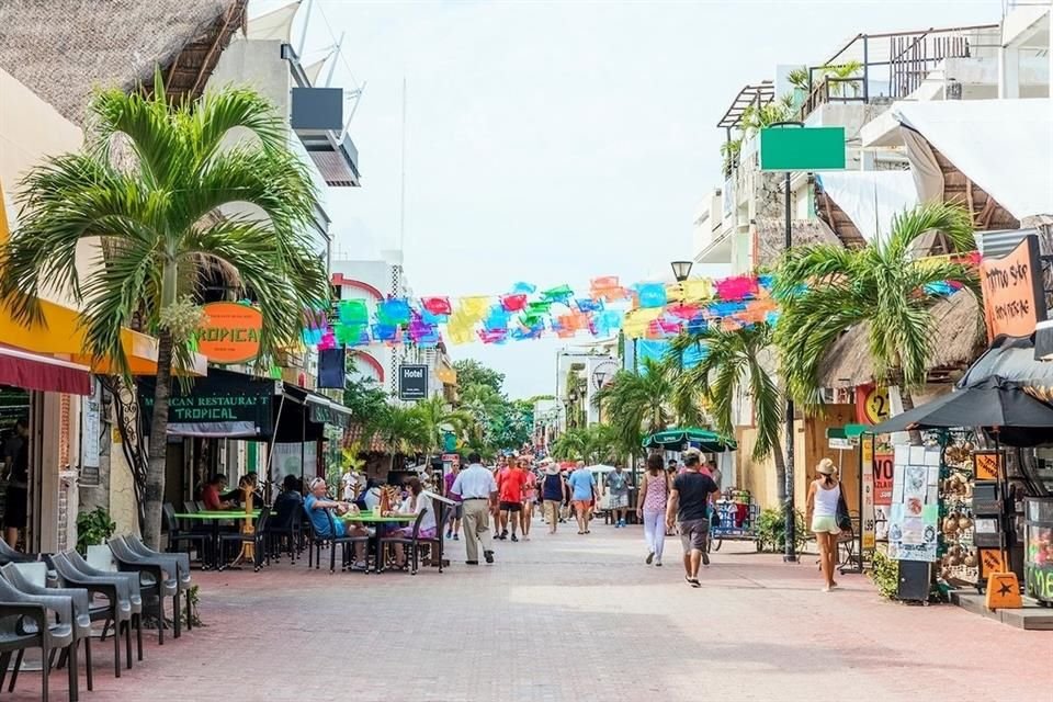 Playa del Carmen es ideal para caminar entre los puestos.